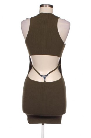 Šaty  Bershka, Velikost M, Barva Zelená, Cena  459,00 Kč