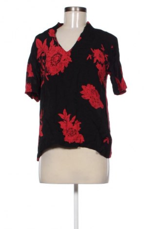 Дамска блуза Free Quent, Размер M, Цвят Многоцветен, Цена 2,04 €