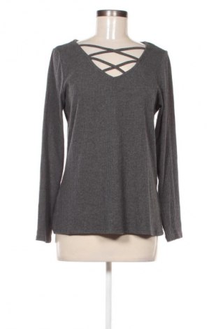 Дамска блуза Unbranded, Размер M, Цвят Сив, Цена 2,04 €