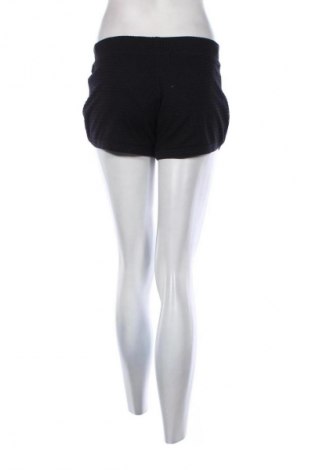 Női rövidnadrág Converse, Méret S, Szín Fekete, Ár 14 999 Ft