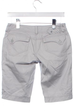 Damen Shorts Cropp, Größe M, Farbe Grau, Preis 1,99 €