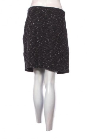 Пола About You, Размер M, Цвят Черен, Цена 3,57 €