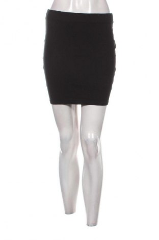 Пола Amisu, Размер M, Цвят Черен, Цена 2,55 €