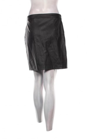 Пола Colloseum, Размер S, Цвят Черен, Цена 2,04 €