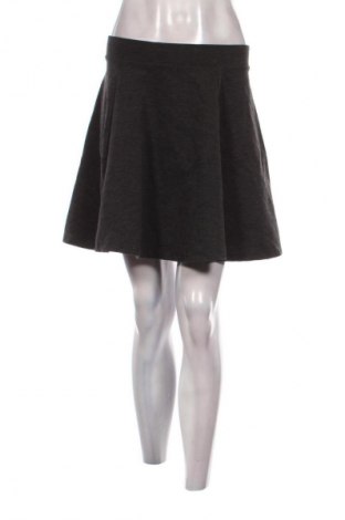 Пола Fb Sister, Размер L, Цвят Сив, Цена 2,04 €