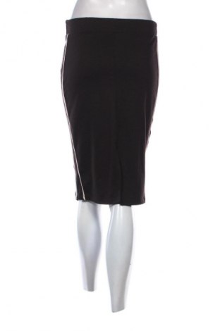 Пола Gina Tricot, Размер M, Цвят Черен, Цена 2,04 €