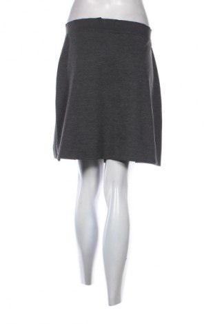 Пола H&M, Размер M, Цвят Сив, Цена 2,04 €