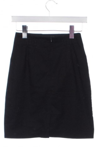 Пола H&M, Размер XS, Цвят Черен, Цена 2,04 €