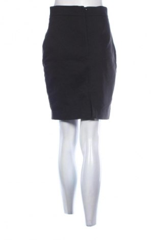 Пола H&M, Размер M, Цвят Черен, Цена 2,04 €