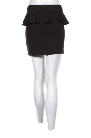 Пола H&M Divided, Размер M, Цвят Черен, Цена 2,04 €