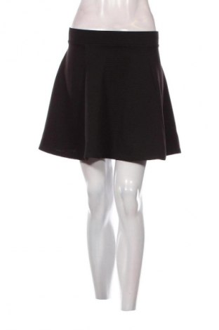 Пола H&M Divided, Размер S, Цвят Черен, Цена 2,04 €