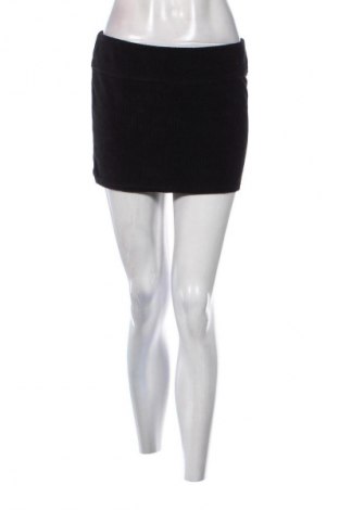 Пола H&M Divided, Размер M, Цвят Черен, Цена 2,04 €