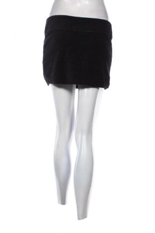 Пола H&M Divided, Размер M, Цвят Черен, Цена 2,04 €