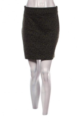 Пола Hema, Размер S, Цвят Многоцветен, Цена 2,04 €