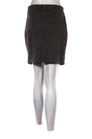 Пола Hema, Размер S, Цвят Многоцветен, Цена 2,04 €