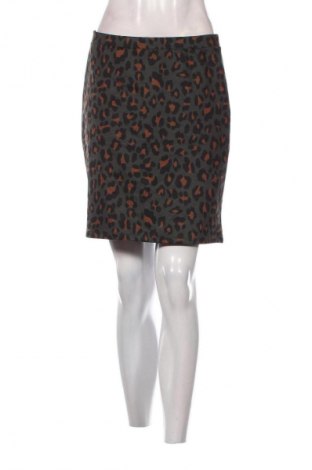 Пола Hema, Размер M, Цвят Многоцветен, Цена 2,04 €