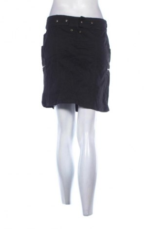 Пола King, Размер M, Цвят Черен, Цена 2,04 €