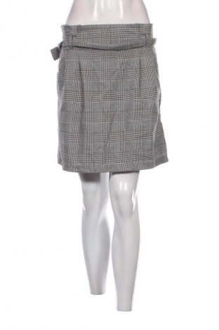 Пола New Look, Размер M, Цвят Многоцветен, Цена 2,04 €