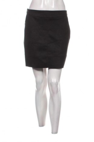 Пола ONLY, Размер M, Цвят Черен, Цена 3,57 €