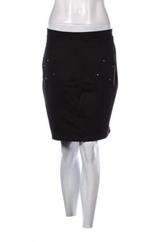 Пола One, Размер M, Цвят Черен, Цена 2,04 €