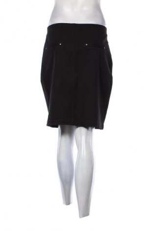 Пола One, Размер M, Цвят Черен, Цена 2,04 €