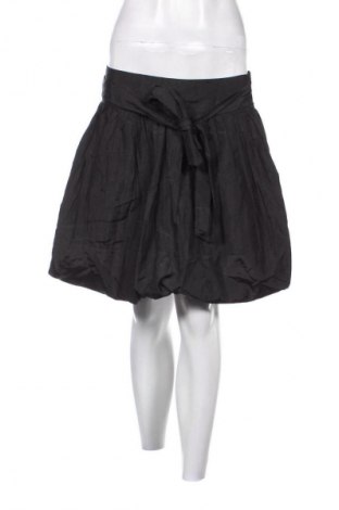 Пола Rare, Размер M, Цвят Черен, Цена 2,04 €