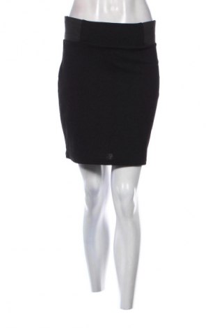 Пола Reserved, Размер M, Цвят Черен, Цена 2,04 €