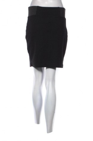 Пола Reserved, Размер M, Цвят Черен, Цена 2,04 €