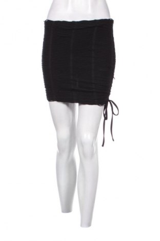 Пола SHEIN, Размер S, Цвят Черен, Цена 2,04 €