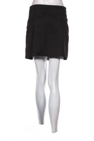 Пола SHEIN, Размер M, Цвят Черен, Цена 2,04 €