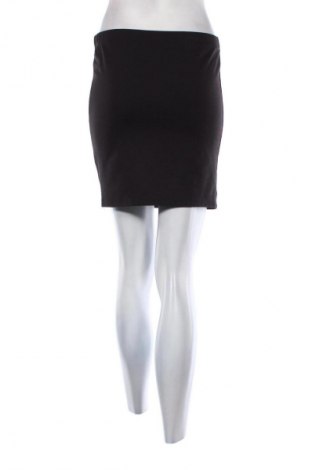 Пола Terranova, Размер M, Цвят Черен, Цена 2,04 €