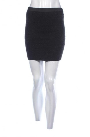 Пола VILA, Размер M, Цвят Черен, Цена 2,04 €