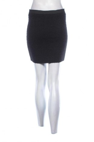 Пола VILA, Размер M, Цвят Черен, Цена 2,04 €