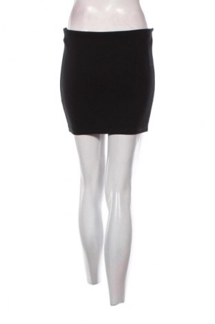 Пола Zara, Размер S, Цвят Черен, Цена 2,04 €