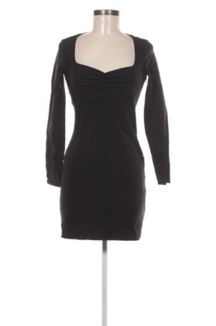 Kleid Bershka, Größe M, Farbe Schwarz, Preis € 1,99