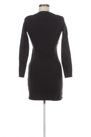 Kleid Bershka, Größe M, Farbe Schwarz, Preis € 1,99
