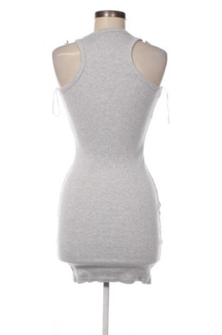 Рокля Fb Sister, Размер M, Цвят Сив, Цена 2,55 €