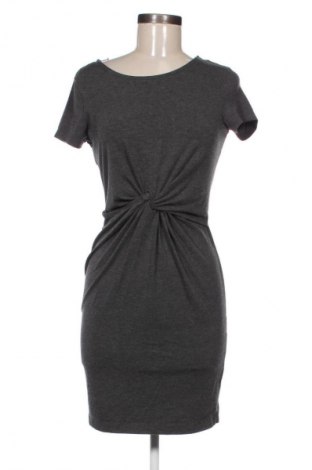 Šaty  Gina Tricot, Velikost S, Barva Šedá, Cena  99,00 Kč