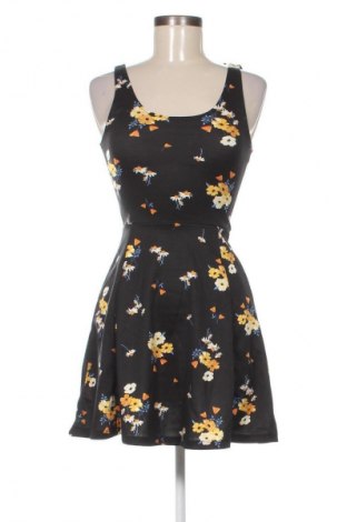 Рокля H&M Divided, Размер S, Цвят Многоцветен, Цена 2,55 €