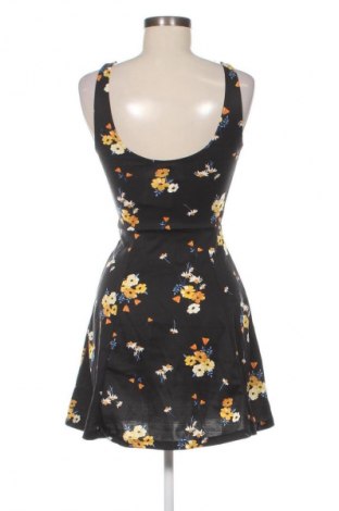 Рокля H&M Divided, Размер S, Цвят Многоцветен, Цена 2,55 €