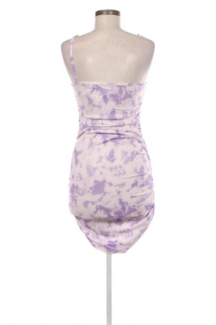 Рокля Pretty Little Thing, Размер M, Цвят Многоцветен, Цена 3,06 €