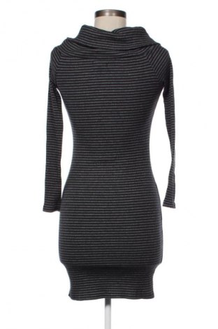 Kleid Reserved, Größe M, Farbe Mehrfarbig, Preis € 4,99