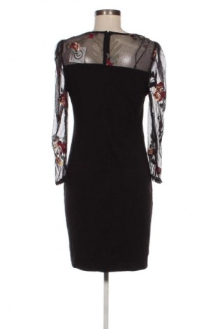 Šaty  Vince Camuto, Velikost M, Barva Černá, Cena  129,00 Kč