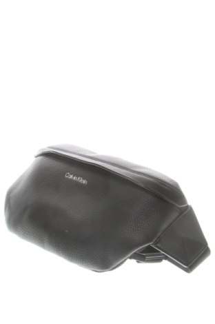 Чанта за кръст Calvin Klein, Цвят Черен, Цена 37,32 €, #136810768