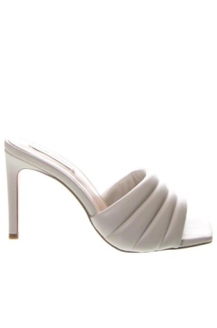 Papuci Steve Madden, Mărime 40, Culoare Bej, Preț 465,99 Lei, #136972219