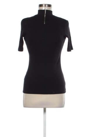 Дамска блуза Hugo Boss, Размер XS, Цвят Черен, Цена 63,00 €, #136938535