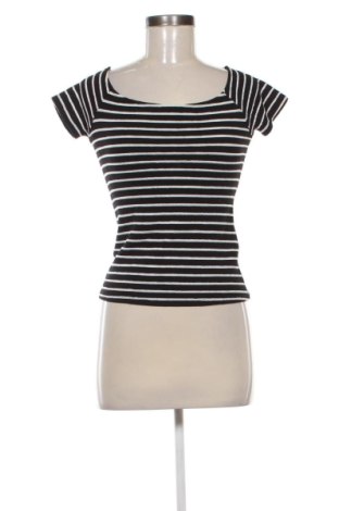Damen Shirt Bershka, Größe XS, Farbe Mehrfarbig, Preis 6,99 €, #136967683
