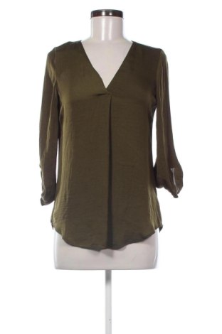 Damen Shirt Stradivarius, Größe S, Farbe Grün, Preis 6,00 €, #137013465