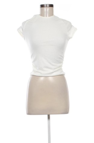 Damen Shirt Bershka, Größe M, Farbe Ecru, Preis 15,99 €, #137034664