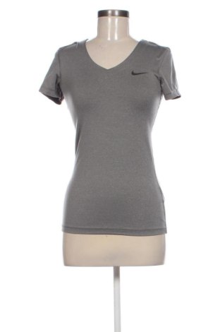 Γυναικείο t-shirt Nike, Μέγεθος S, Χρώμα Γκρί, Τιμή 15,00 €, #136957847